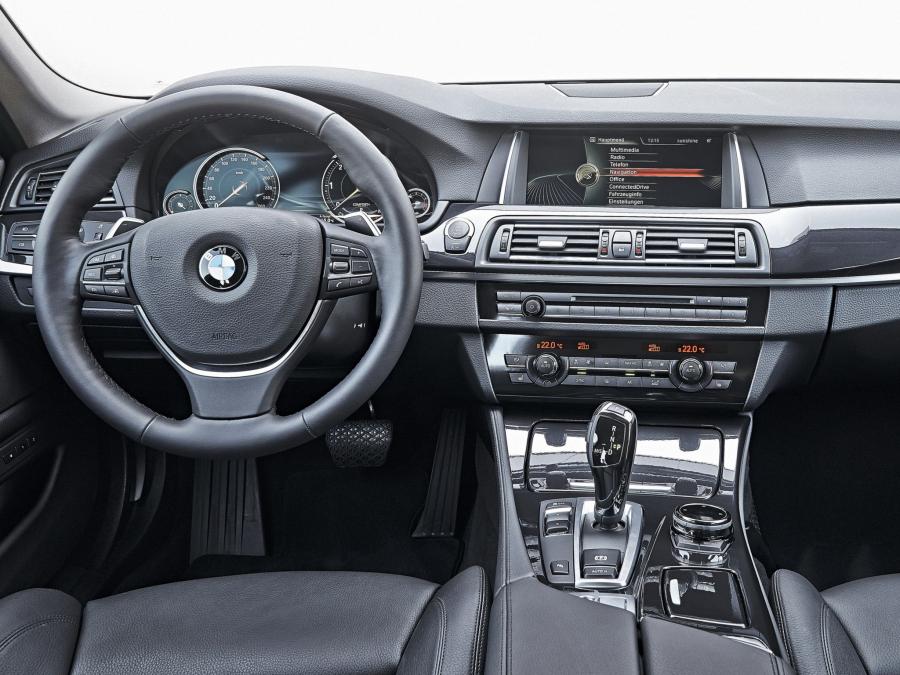  BMW 520d Touring 2013 года  (фото 6 из 17)
